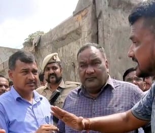 Councillors of two wards came face to face over closing of drain
