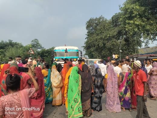 Villagers block the highway near Kante police post