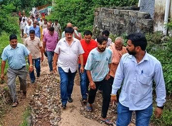 386 people from 90 families of Solahsingi Dhar shifted to safer places
