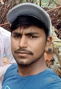 A young man was bitten by a snake, died during treatment