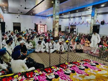 The Raggi group delighted the audience with Shabad Kirtan