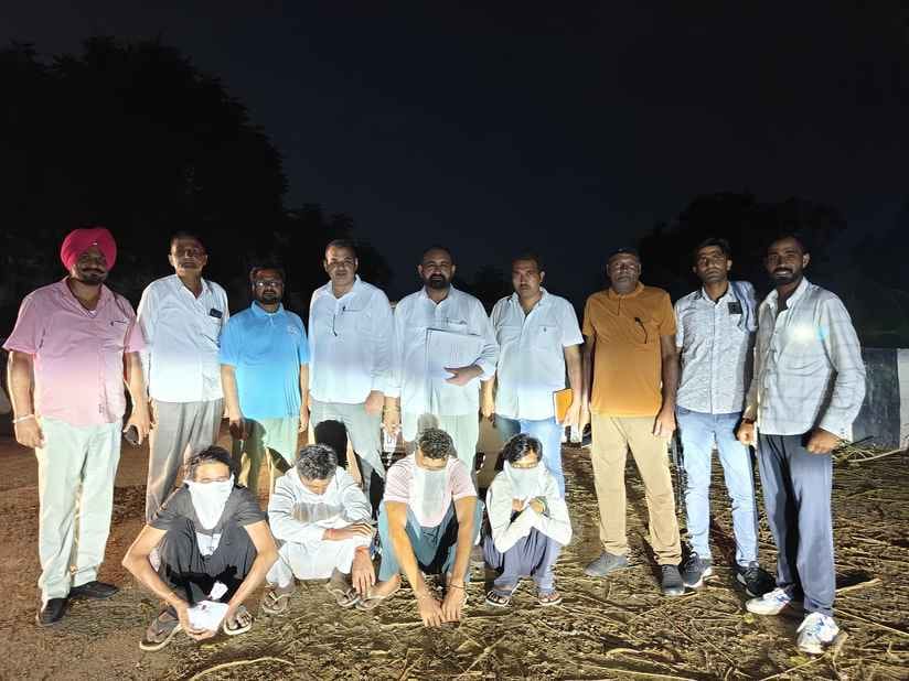 Four smugglers arrested with 150 grams of heroin