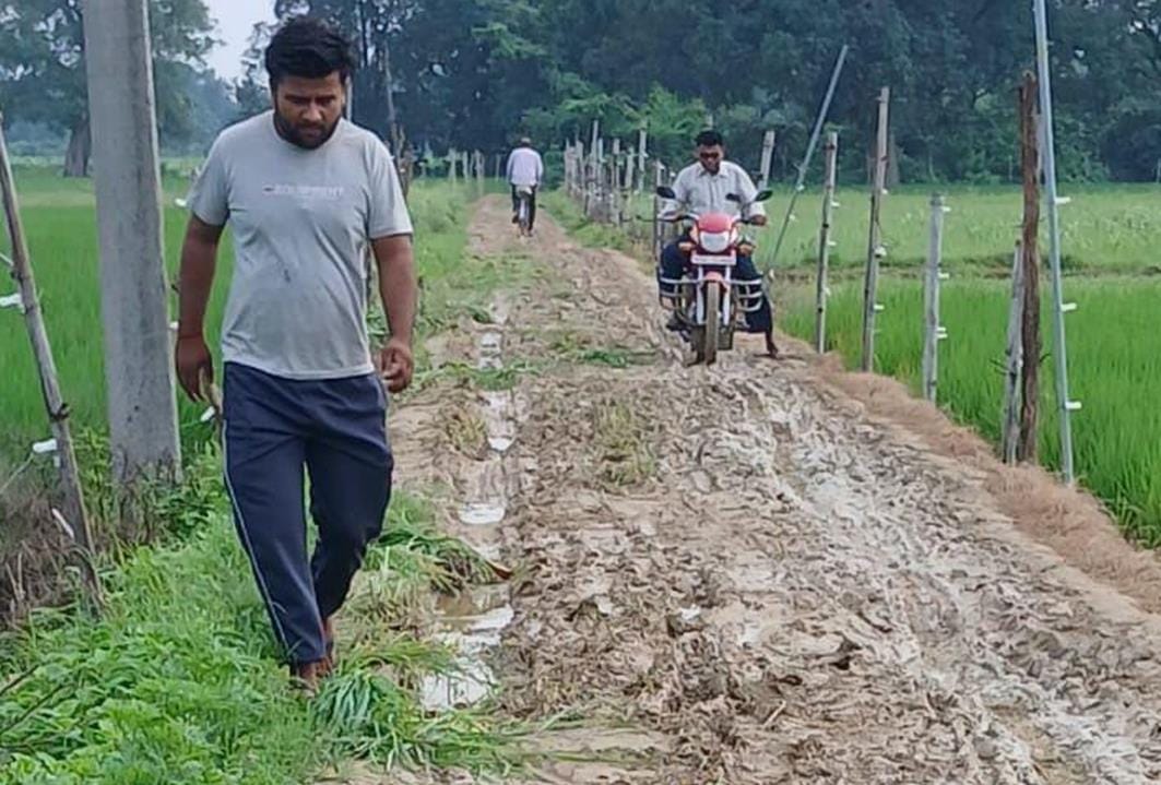 The road is incomplete, one lakh people are troubled