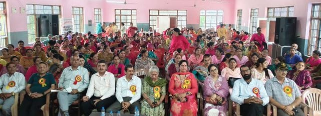 Sajyodi Mahila Mandal first in group singing