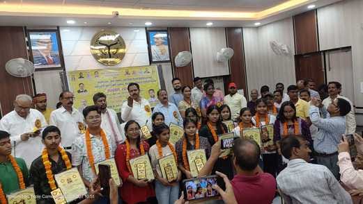 People of Kayastha community should join politics: MLC