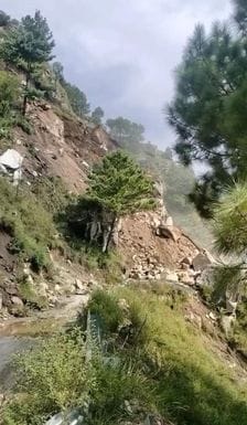 Even after a week, Luhri-Dalash road has not been restored for traffic