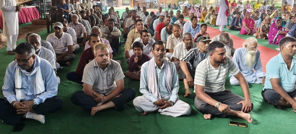 Living for selfishness is not humanity: Neelam