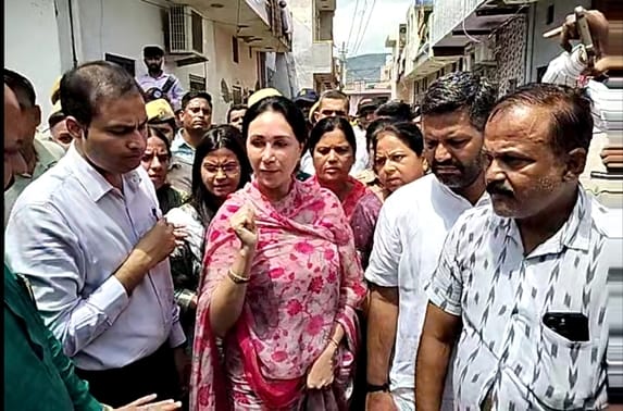 Rajasthan News: Deputy Chief Minister Diya Kumari visits Ajmer, meets victims of Boraj pond tragedy