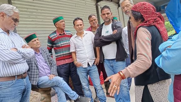 Nandlal reached among the disaster affected people, immediate relief continues