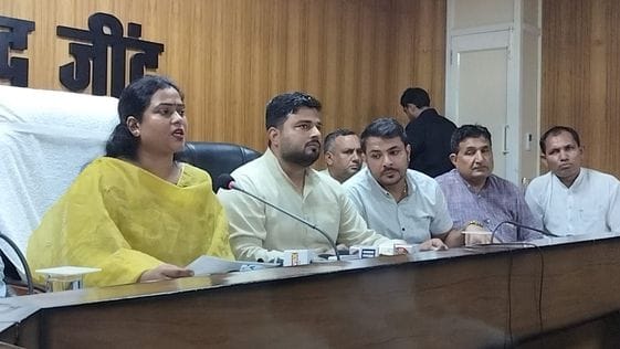 The Municipal Council will get 17 development works done in the city worth Rs. 4.5 crore