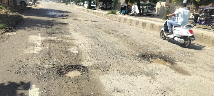 Potholes on the roads in the city are welcoming accidents