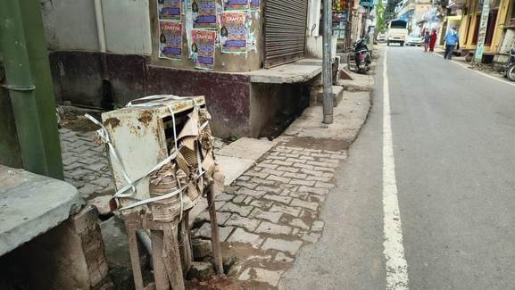 In some places, the distribution boxes were covered with sacks, while in others they were covered with plastic