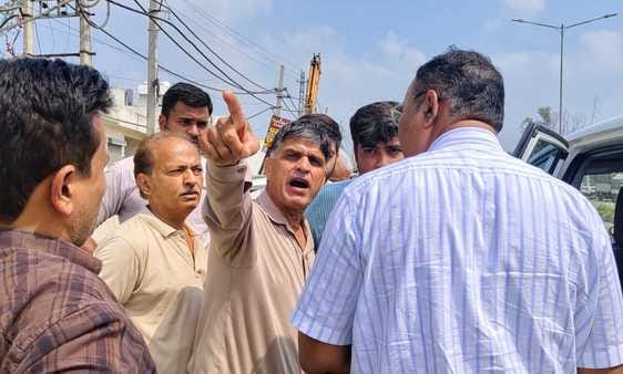 People raised questions on the drainage system of the highway