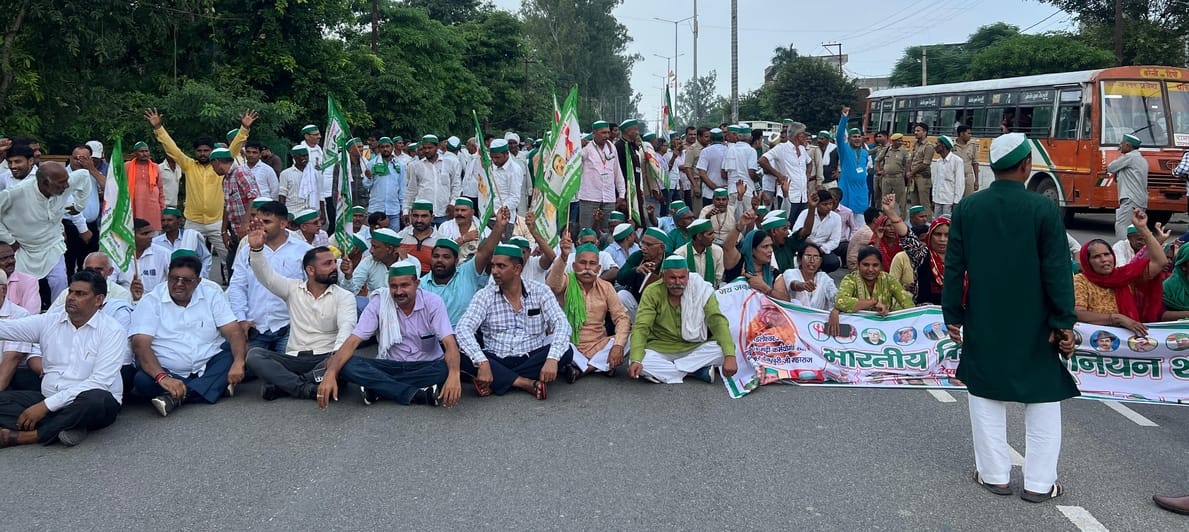 Farmers roared at the Collectorate and even blocked the road