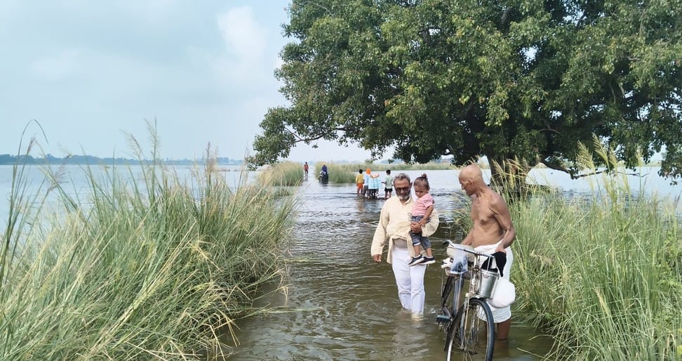 Ganga in spate for the fourth time, 30 villages became islands