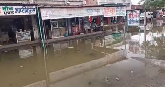 Waterlogging in the main square and intersection of Bawanikheda, risk of diseases increased