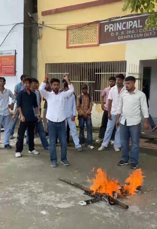 Demonstration for student union election