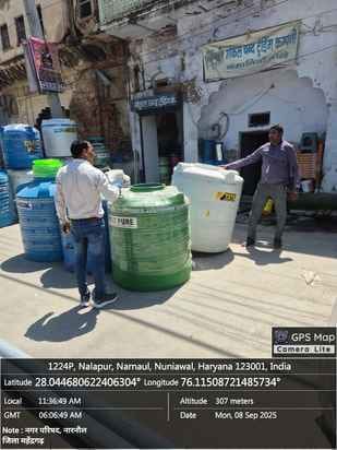 Nagar Palika employees removed encroachments at many places in the city