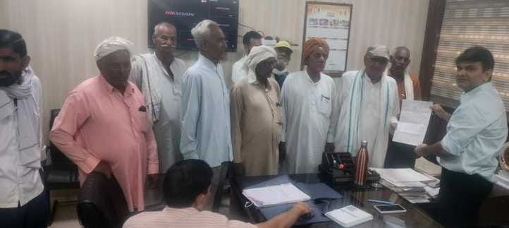 Farmers submitted a memorandum demanding opening of e-compensation portal