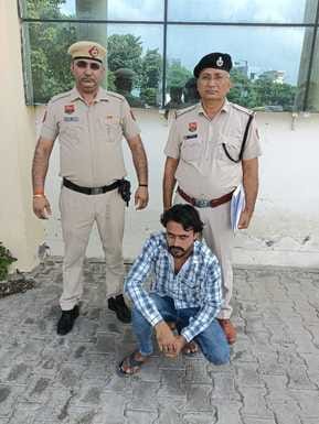 Accused in five cases arrested with illegal arms