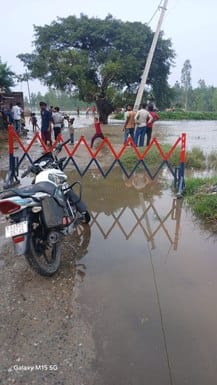 Due to the havoc of Ramganga, erosion increased rapidly, Dharamshala of Ganga Mandir of Kapurpur collapsed