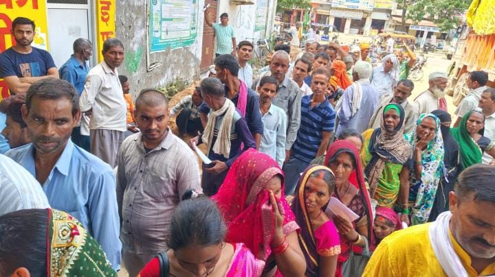 There is no urea in 35 committees, farmers are worried