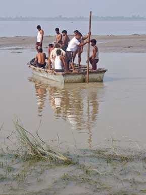 Three friends drowned in Ganga while fishing, one died