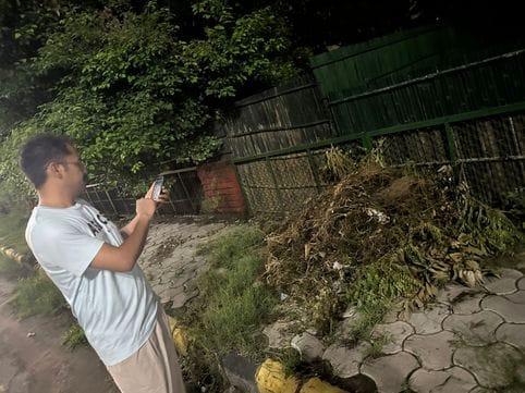 The Deputy Commissioner took stock of cleanliness during his morning walk