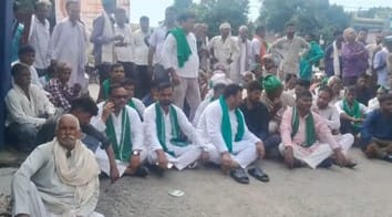 Farmers created a ruckus at the toll and staged a sit-in at the police station gate