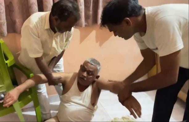 The tailor's sensitivity and the police's promptness saved the old man's life