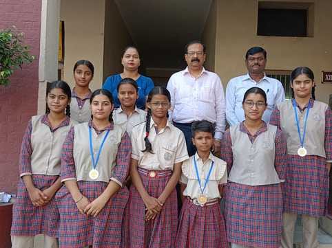 Excellent performance of girl students in Wushu competition, won medals