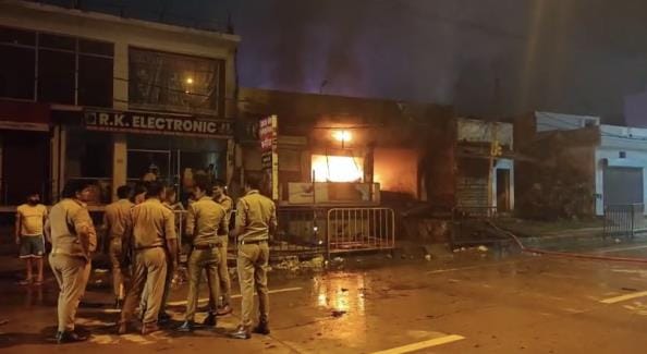 Fire in the shop, loss of lakhs