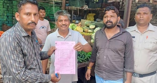 Challans issued to seven shopkeepers for spreading dirt