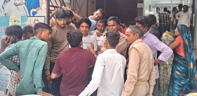 Uproar over the death of a young man admitted in a private hospital