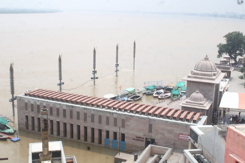 Ganga crossed the warning mark for the third time, rising by 2 cm every hour