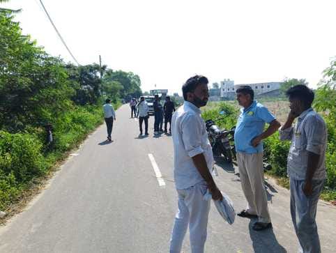 Tensions persist between farmers and the administration in Koyalpur village over the ongoing work on the high-voltage transmission line.