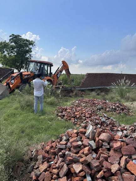 JCB ran on two illegal colonies, two boundary walls, 36 DPCs were broken