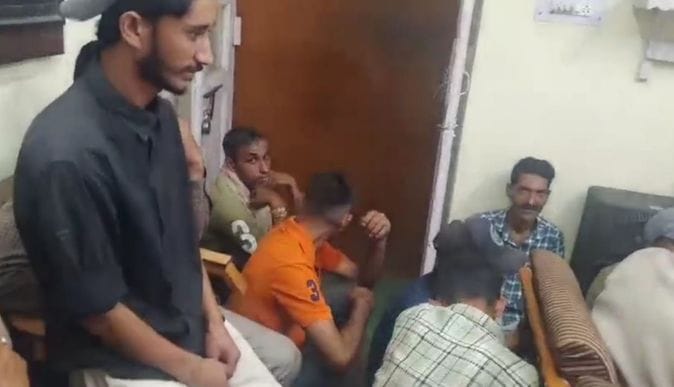 Villagers surrounded the Public Works Department office for not installing poles