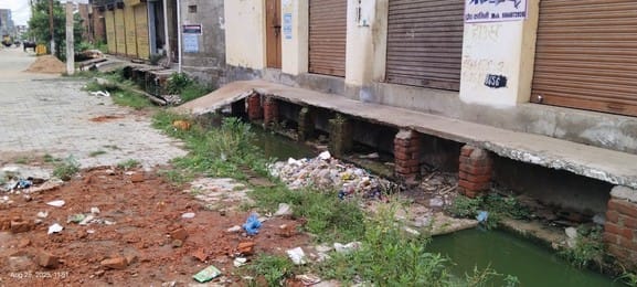 Mainputh is not being widened to save petrol pumps and shops