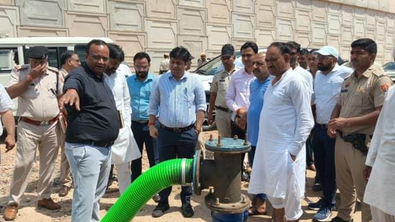 MLA and DC inspected the waterlogging