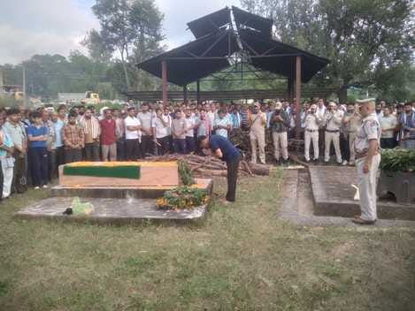 Jammu and Kashmir Police IR 7th Battalion soldier died untimely, last rites with state honors