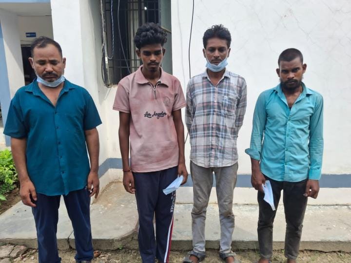 Four accused of theft and snatching arrested