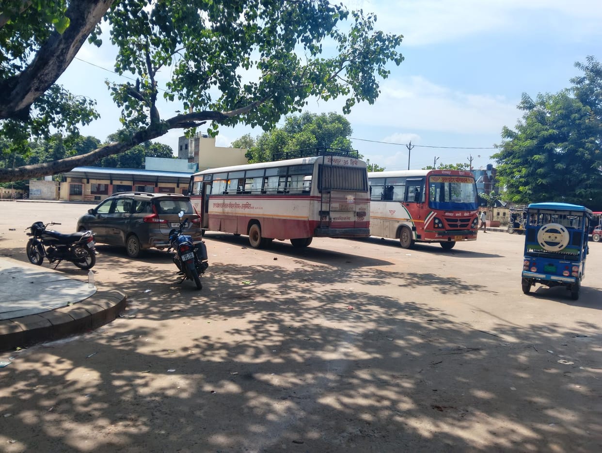 Another roadways bus started from Mehdawal to Lucknow