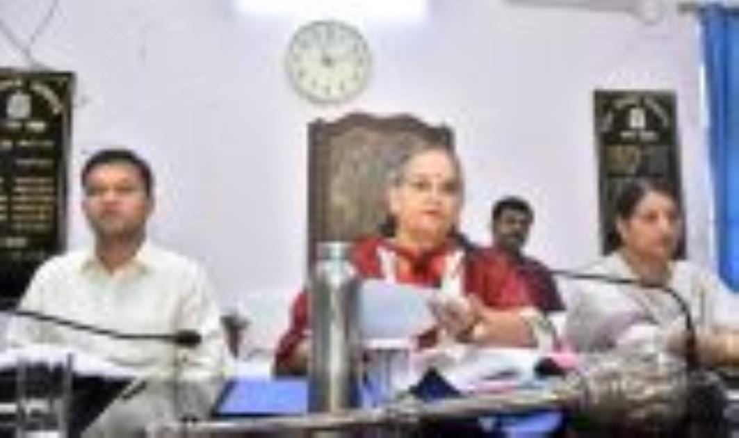 Uproar in the House over poor street lighting, Chief Engineer and Additional Municipal Commissioner warned