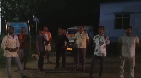 rohtas bihar news: dead body of youth found near railway track, suspected death, sasaram news