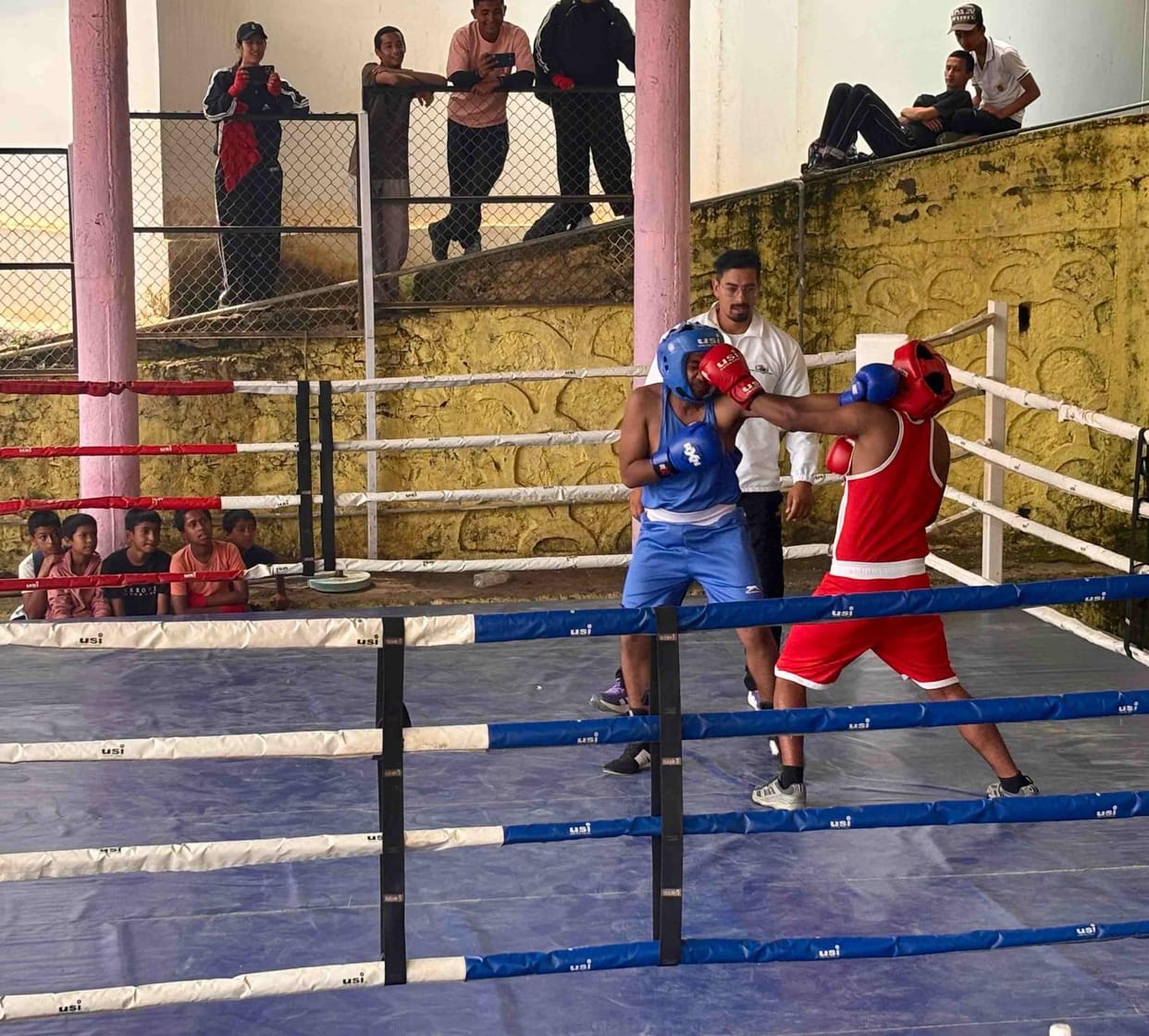 Boxers showed the power of their punch