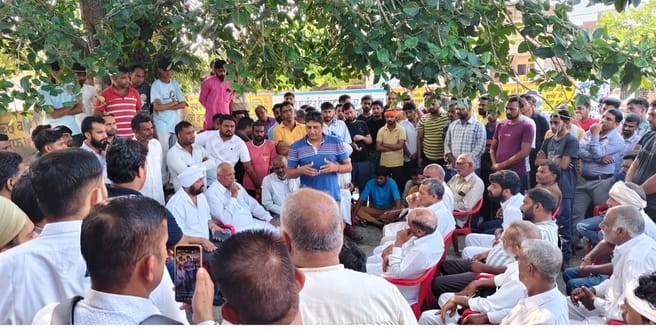 Villagers got angry due to ban on Hanuman Chalisa recitation in prayer meeting