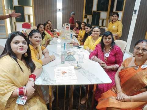 16 teachers were honored with pens, diaries and shawls