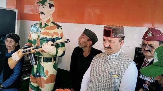 Statue of martyr Atar Singh Rana installed in Dhar village
