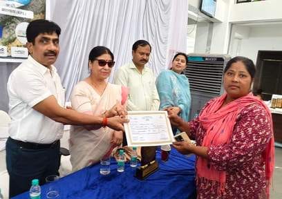 Certificates given to 240 street food vendors